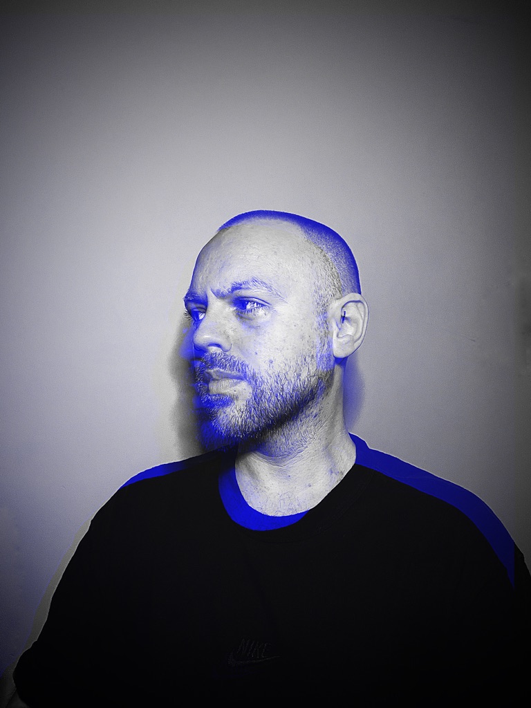 A photo of me clogging up the screen